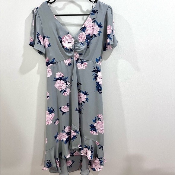 Beautiful gray and pink floral smocked midi dress size small - Picture 3 of 9